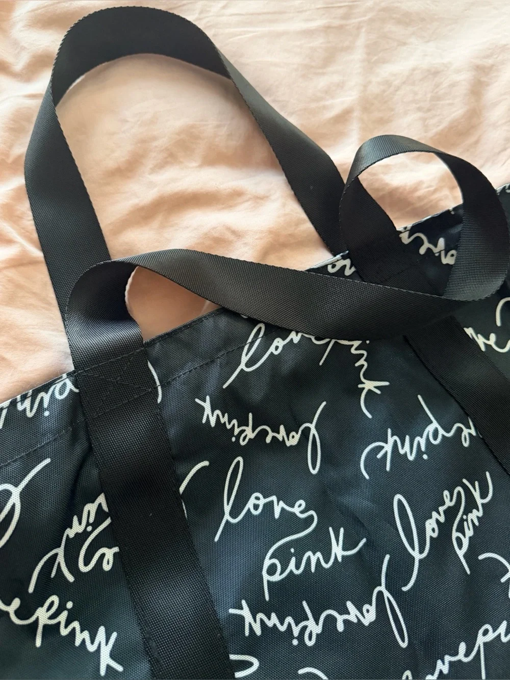 🆕 NWOT Victoria’s Secret Black Love PINK Zipper Tote Bag